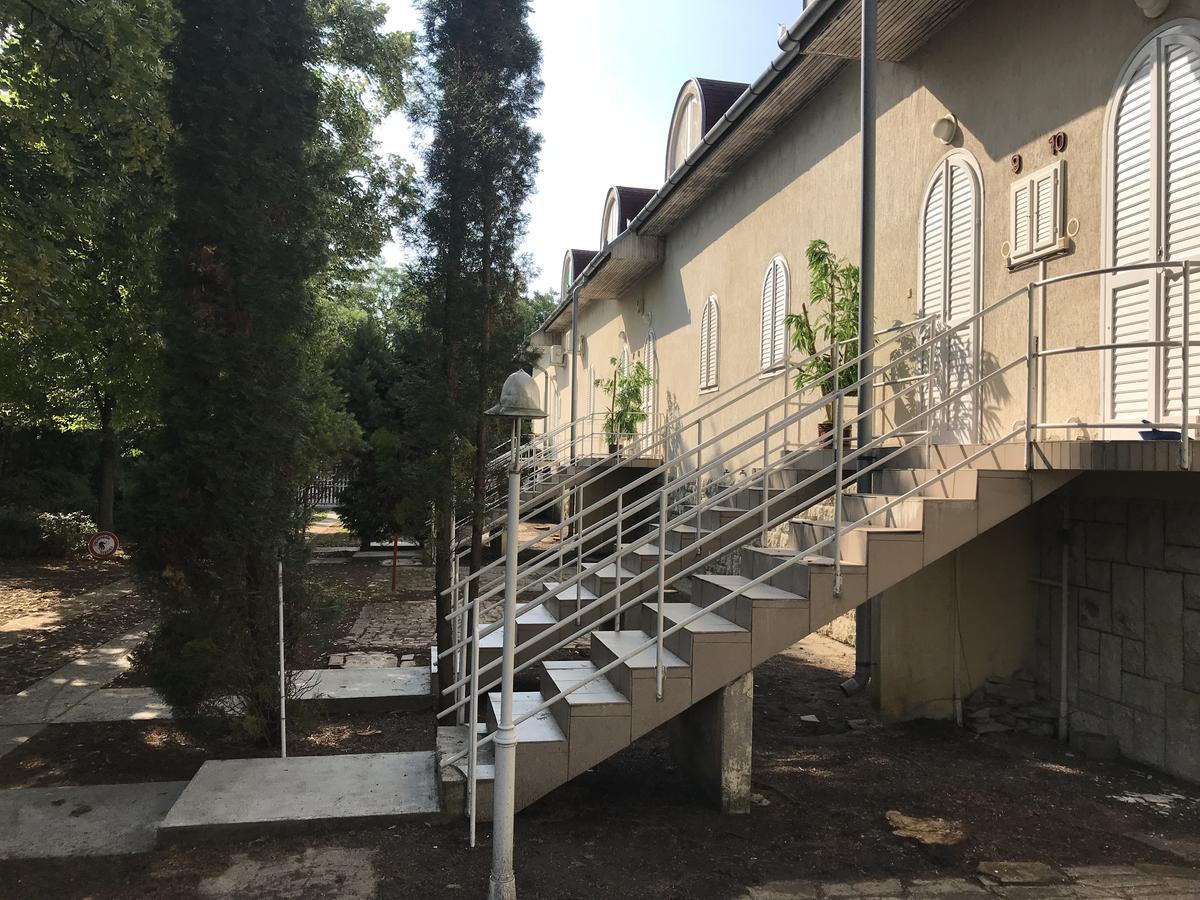 Aqua Line Apartmanház Hajdúszoboszló Exterior foto